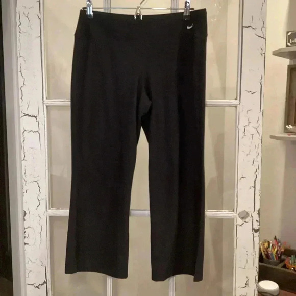 Nike Dri-Fit Leggings Women's Medium Black Flare Active Gym Yoga Pants RN 56323 - Picture 1 of 3